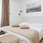 Grgo By 4*