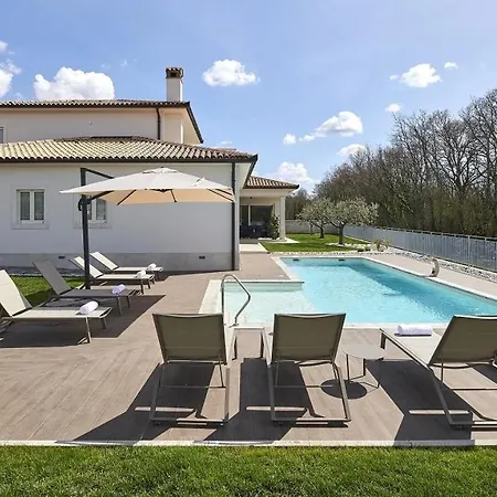 Guest house Grgo By 4*