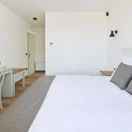 Gostinjska kuća Grgo By 4*