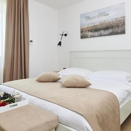 Grgo By 4*