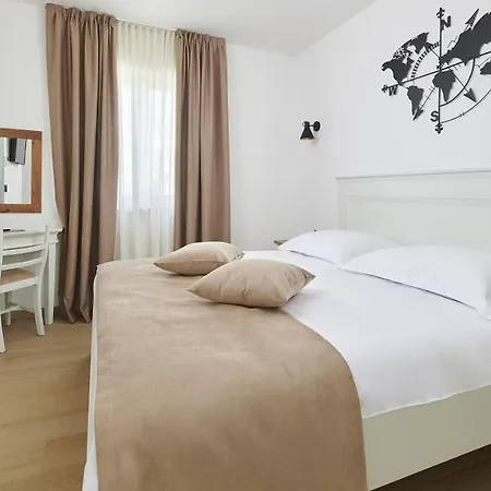 Grgo By 4*