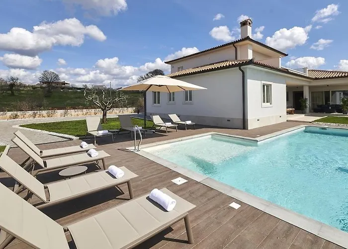 Grgo By 4* Tinjan